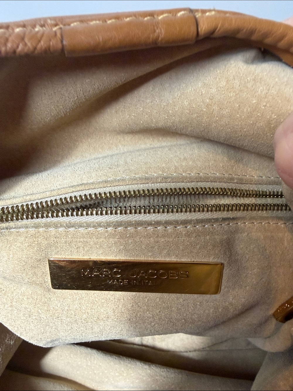 Vintage Marc Jacobs Nutmeg Large Leather Shoulder Hobo Bag with Gold Hardware - Picture 7 of 9